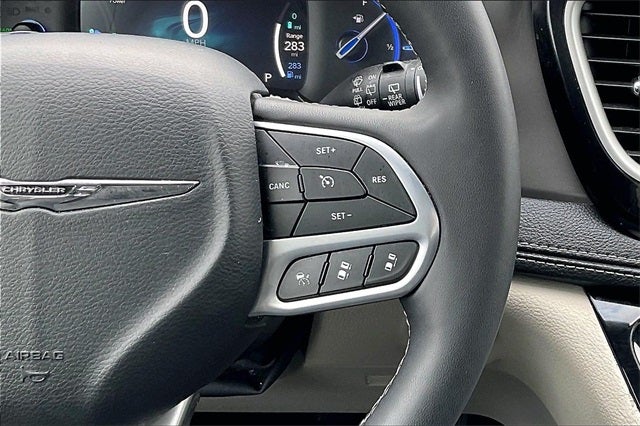 2024 Chrysler Pacifica Hybrid Select