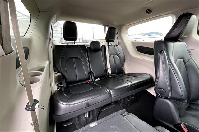 2024 Chrysler Pacifica Hybrid Select