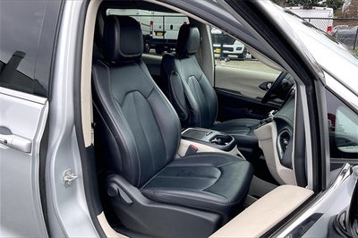 2024 Chrysler Pacifica Hybrid Select