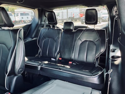 2023 Chrysler Pacifica Hybrid Limited