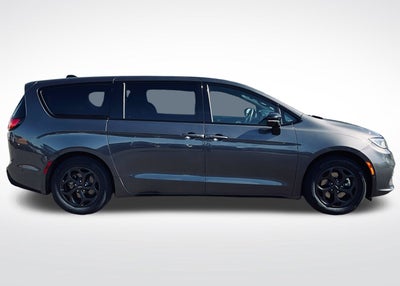 2023 Chrysler Pacifica Hybrid Limited