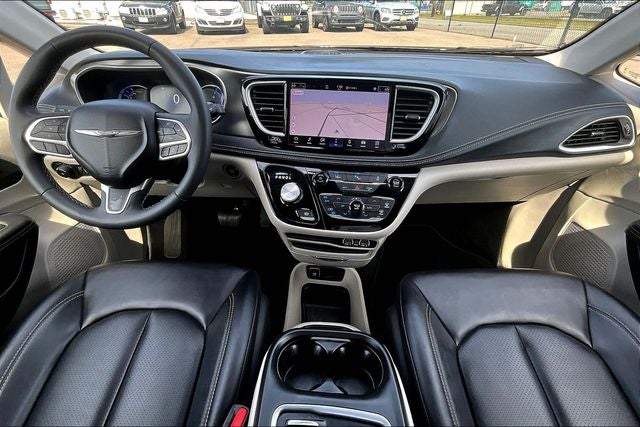 2024 Chrysler Pacifica Hybrid Select