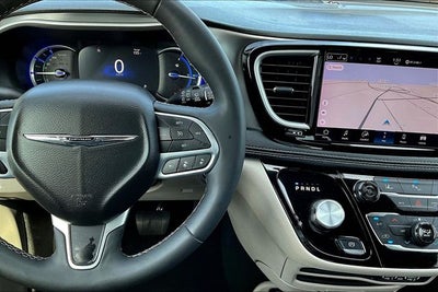 2024 Chrysler Pacifica Hybrid Select