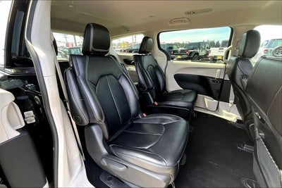 2024 Chrysler Pacifica Hybrid Select