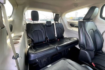 2024 Chrysler Pacifica Hybrid Select