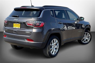 2022 Jeep Compass Latitude Lux