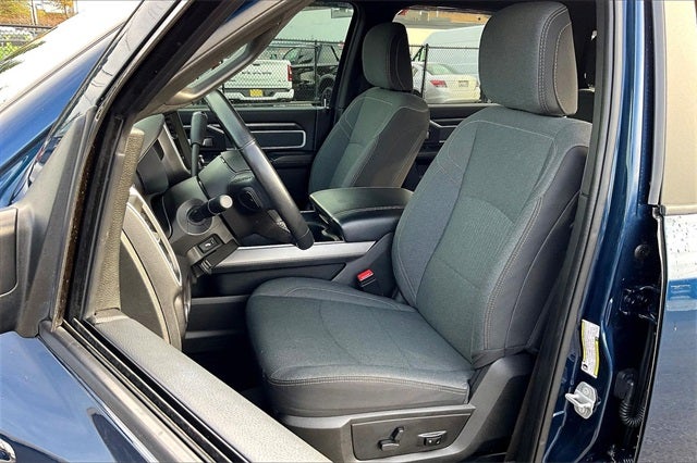 2022 RAM 3500 Big Horn CREW CAB 4X4 LONG BOX