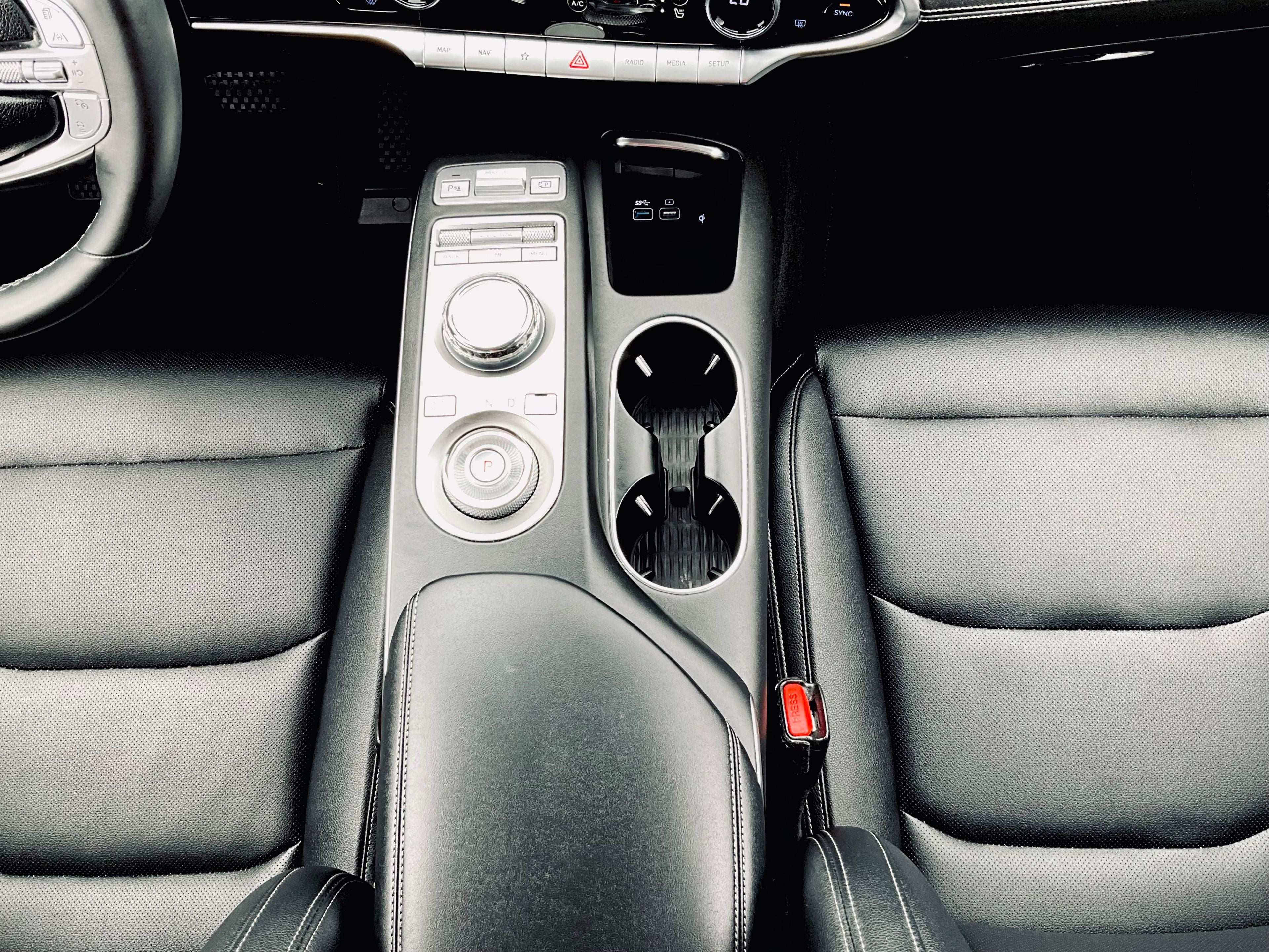 2025 Genesis GV70 2.5T