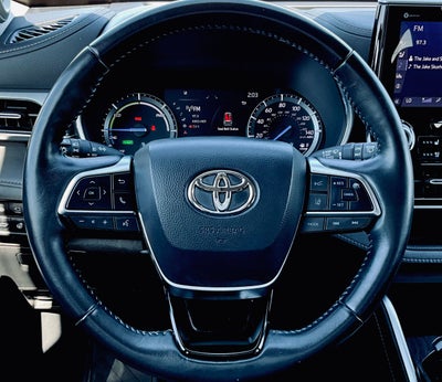 2021 Toyota Highlander Hybrid Platinum