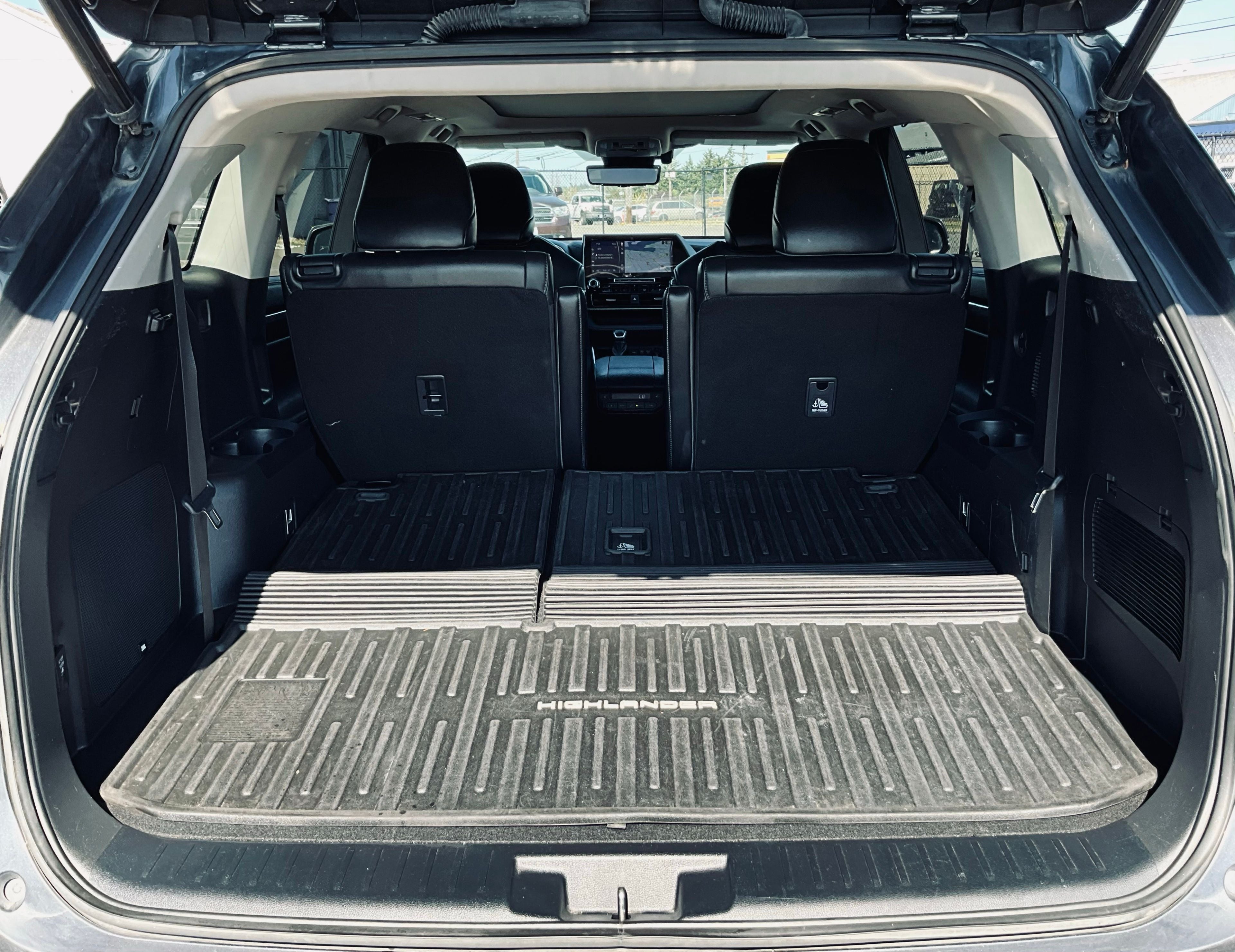 2021 Toyota Highlander Hybrid Platinum