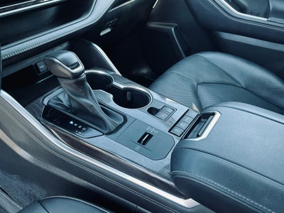 2021 Toyota Highlander Hybrid Platinum