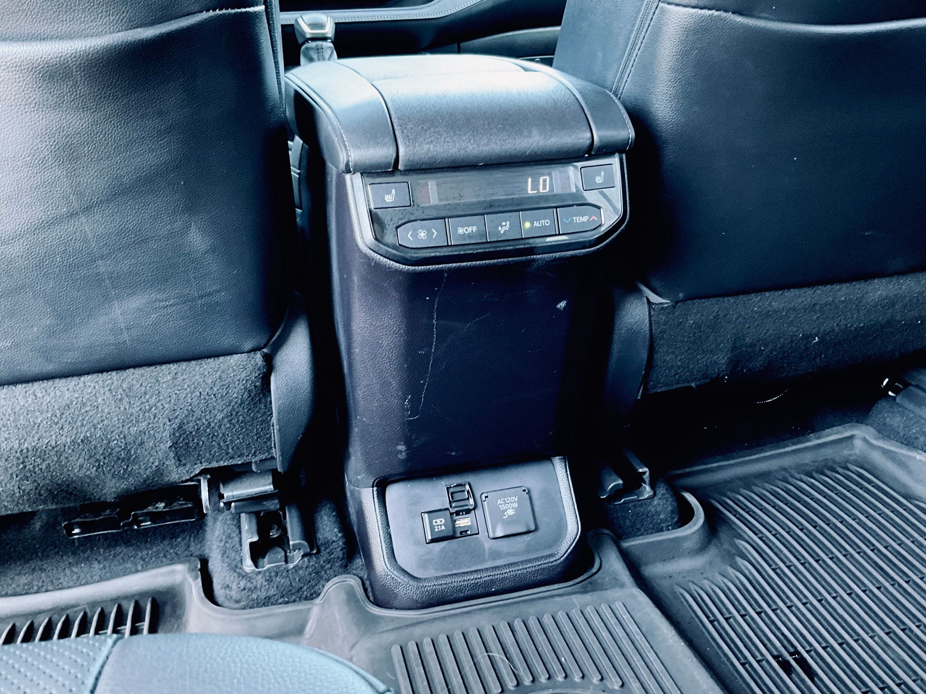 2021 Toyota Highlander Hybrid Platinum