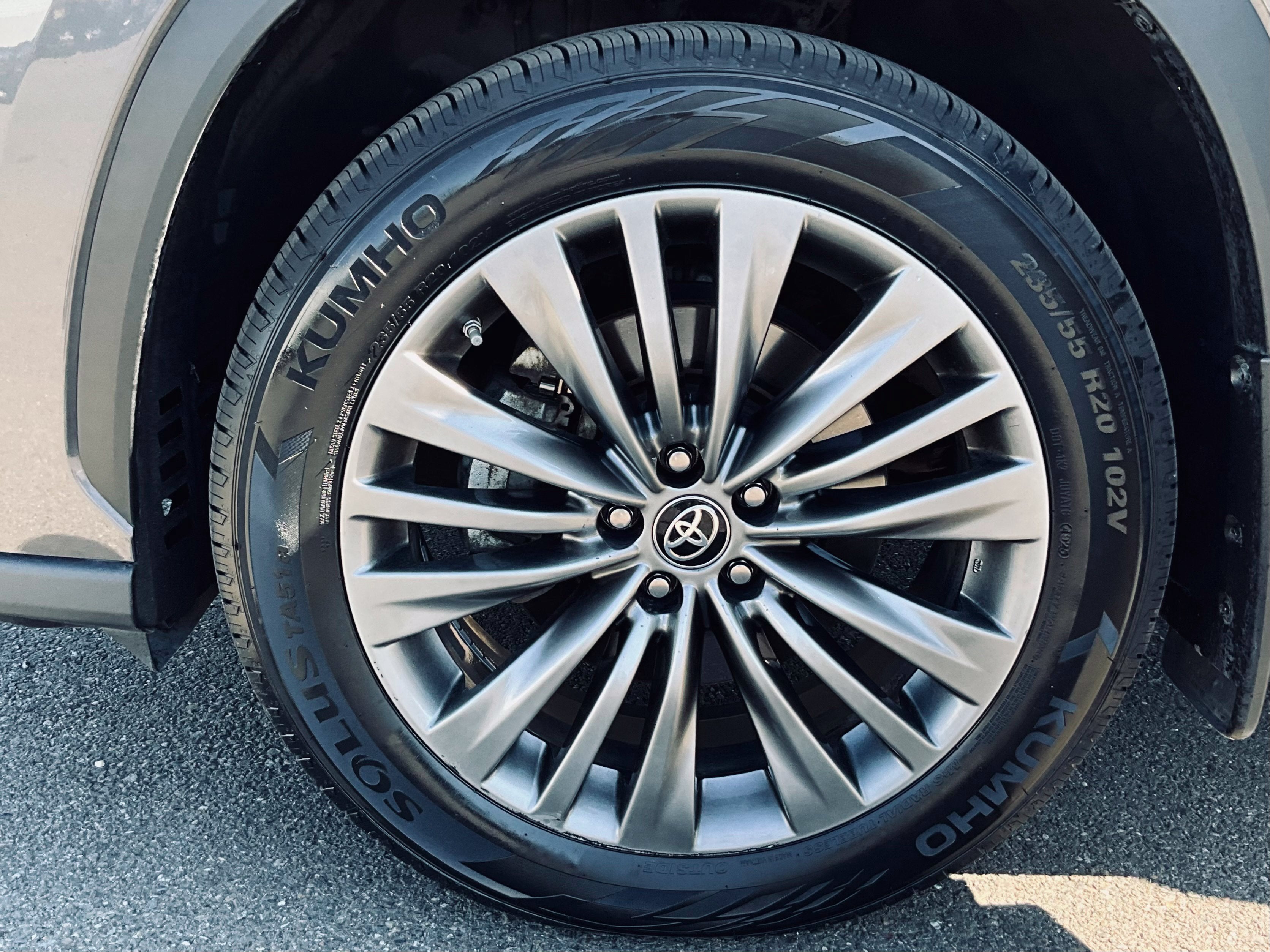 2021 Toyota Highlander Hybrid Platinum