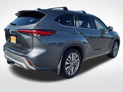 2021 Toyota Highlander Hybrid Platinum