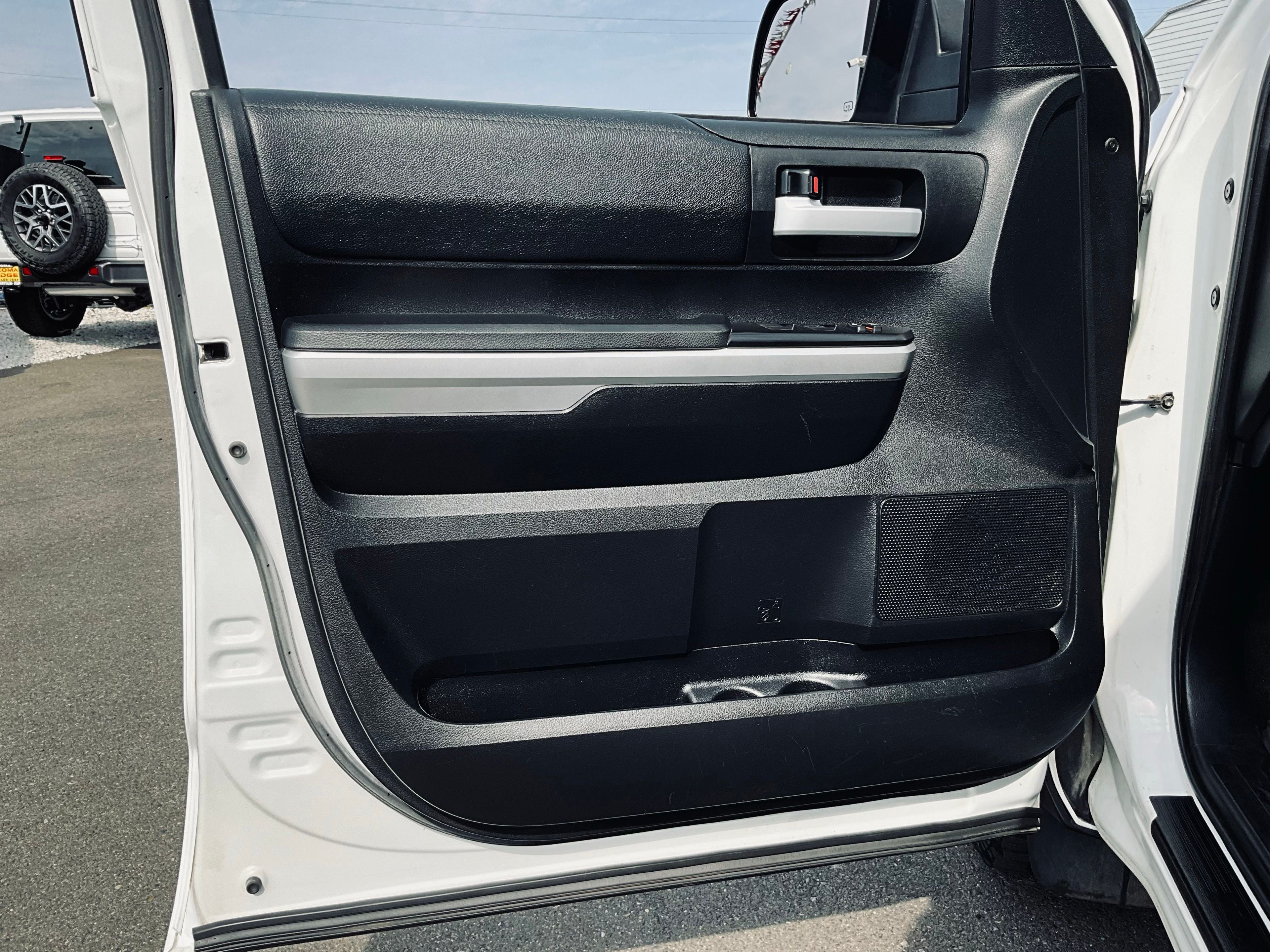 2017 Toyota Tundra SR5