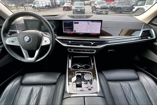 2025 BMW X7 xDrive40i