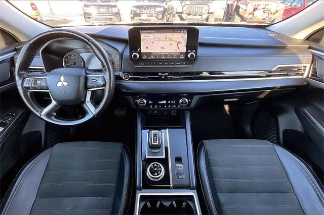 2024 Mitsubishi Outlander SE