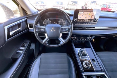 2024 Mitsubishi Outlander SE