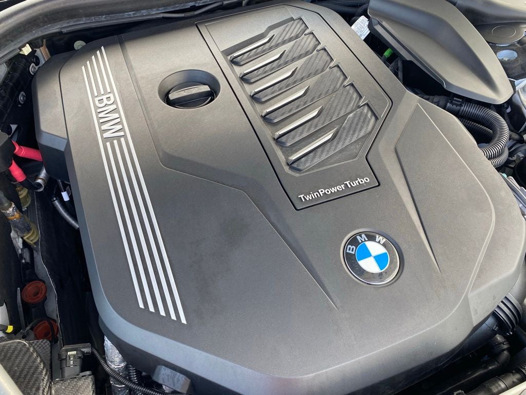 2022 BMW 7 Series 740i