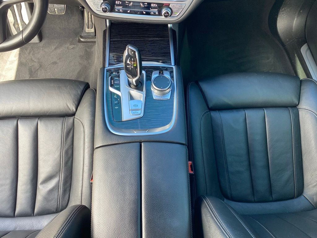 2022 BMW 7 Series 740i