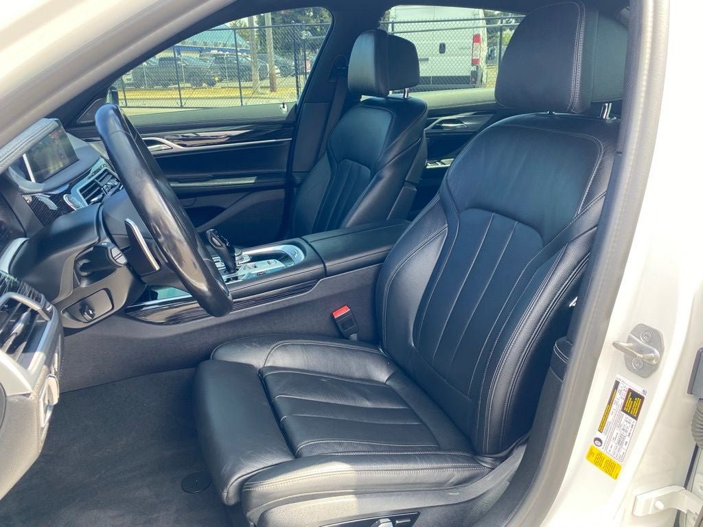 2022 BMW 7 Series 740i