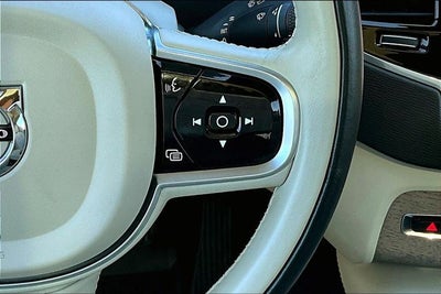 2023 Volvo XC90 B5 Plus