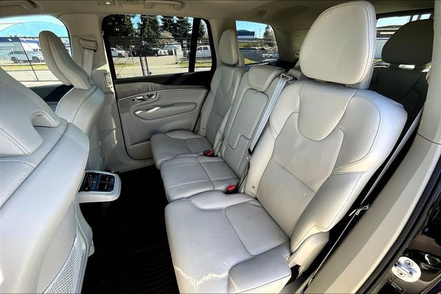 2023 Volvo XC90 B5 Plus