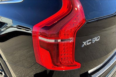 2023 Volvo XC90 B5 Plus