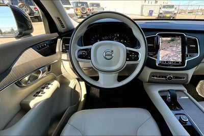 2023 Volvo XC90 B5 Plus