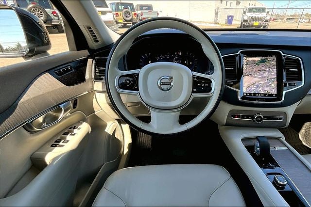 2023 Volvo XC90 B5 Plus