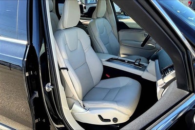 2023 Volvo XC90 B5 Plus