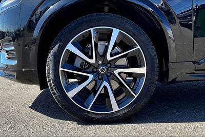 2023 Volvo XC90 B5 Plus