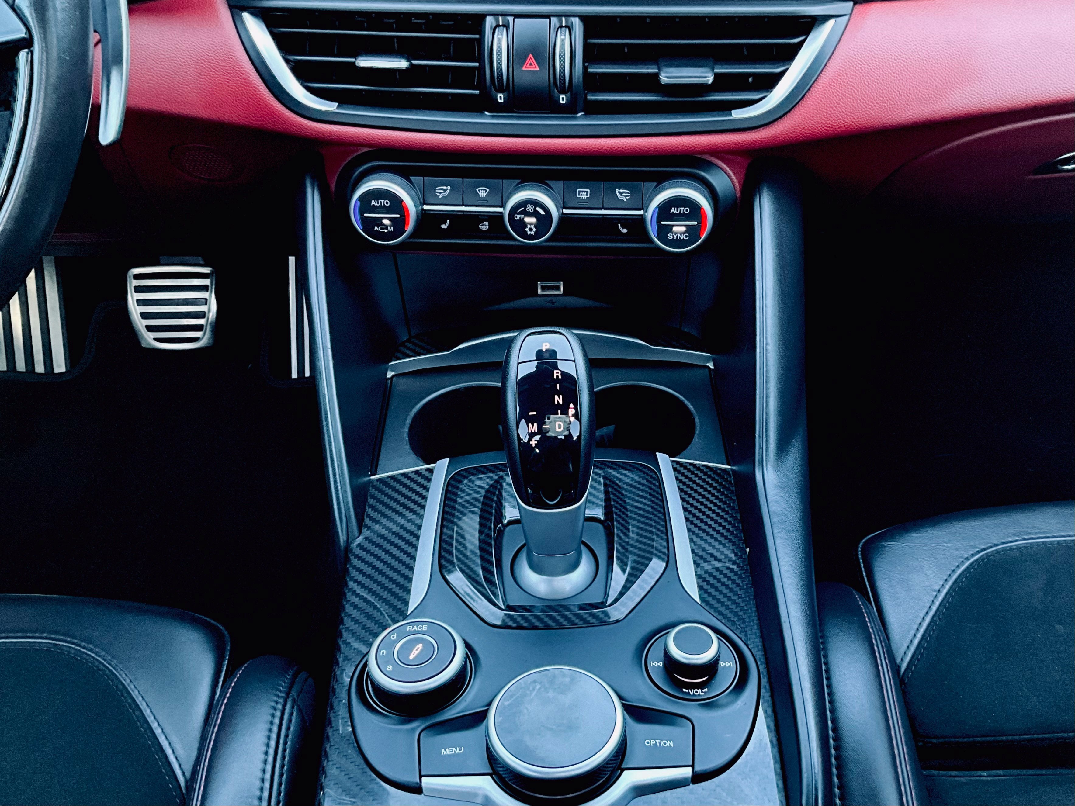 2017 Alfa Romeo Giulia Quadrifoglio