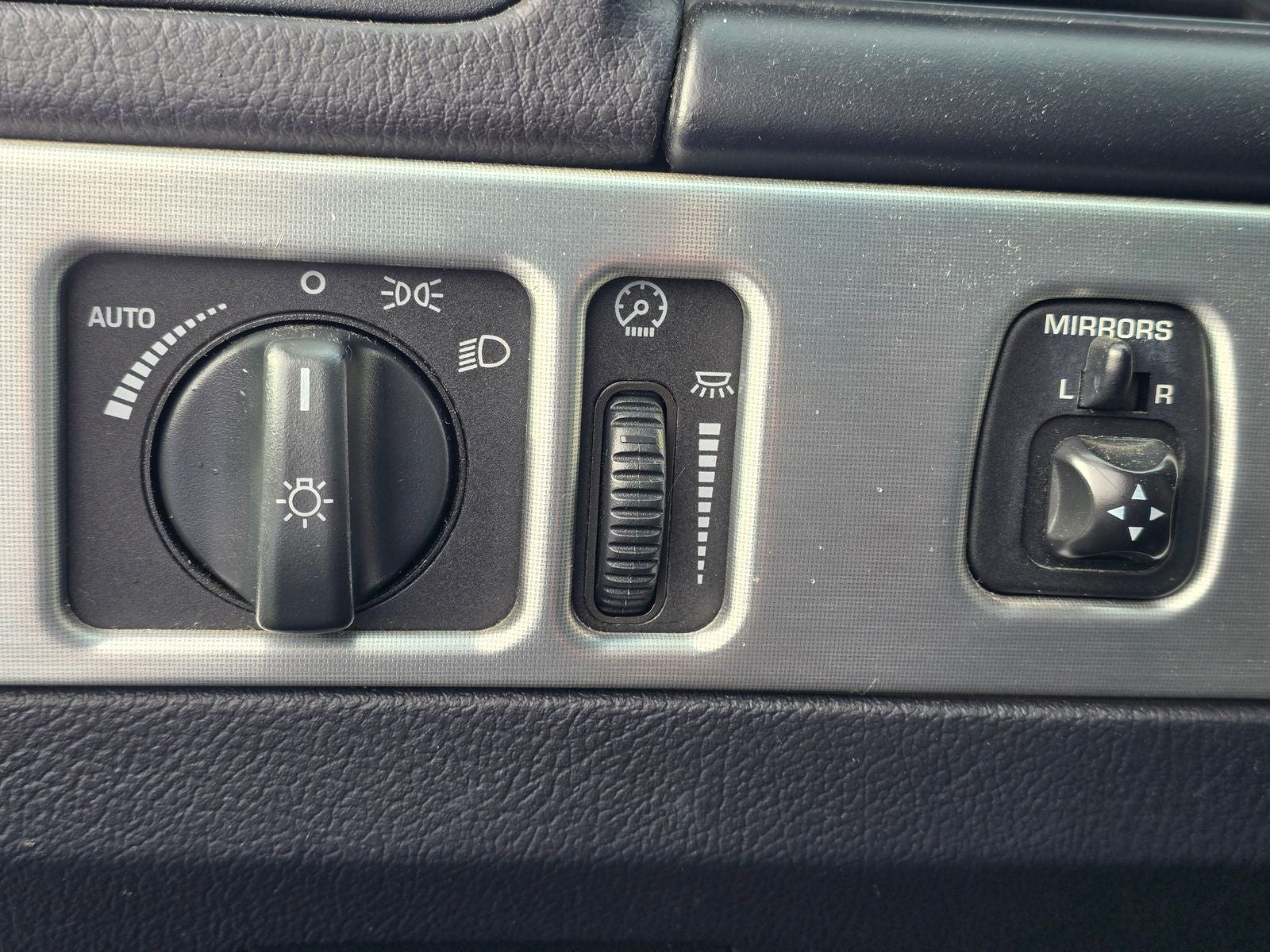 2003 Ford Thunderbird Base