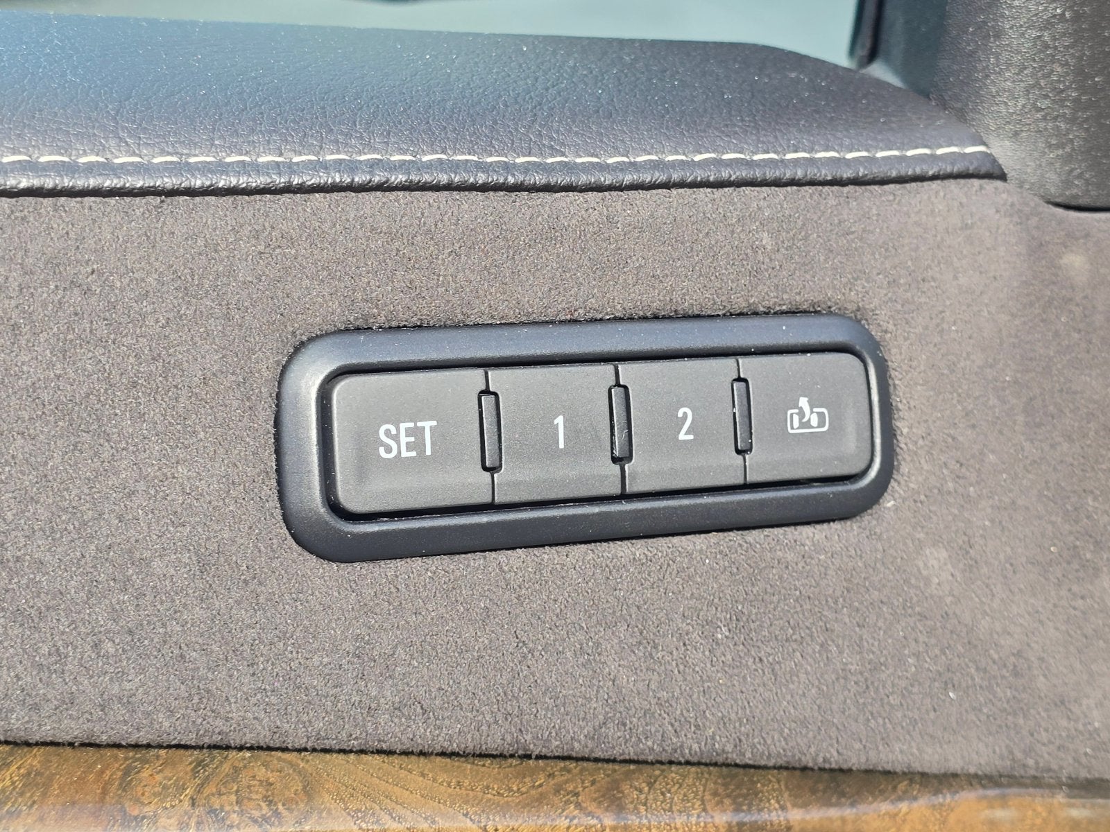 2018 Cadillac Escalade ESV Premium