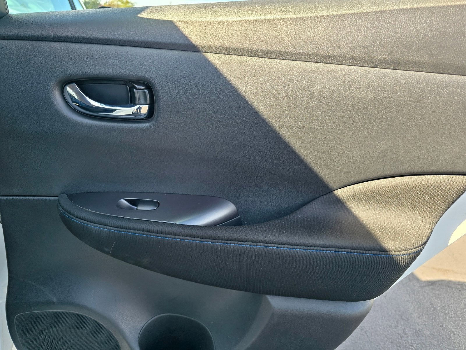 2025 Nissan Leaf S