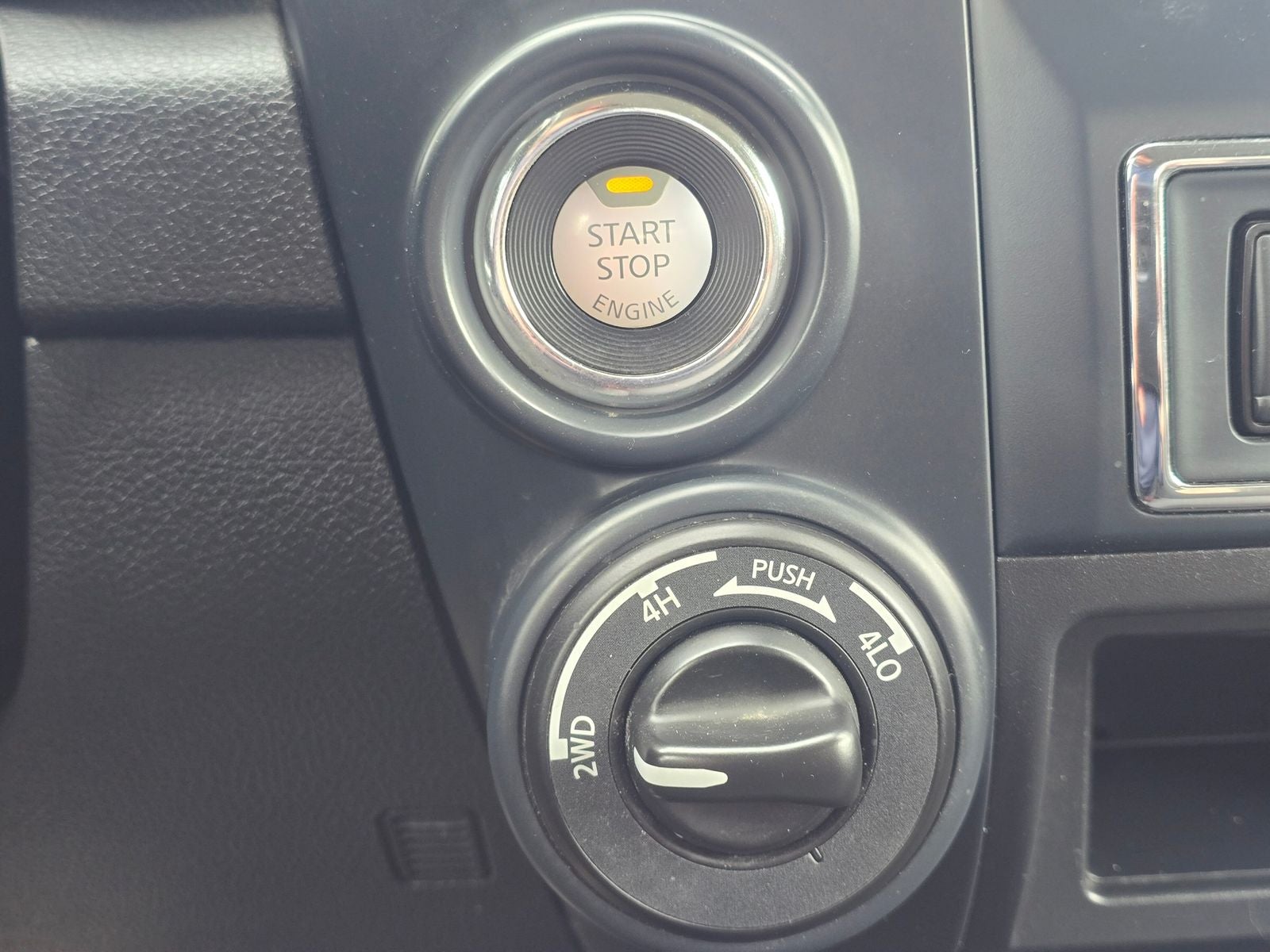 2022 Nissan Titan SV