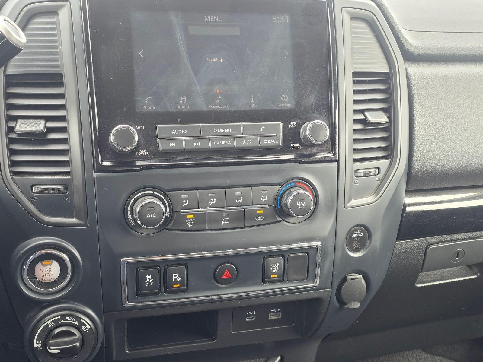 2022 Nissan Titan SV