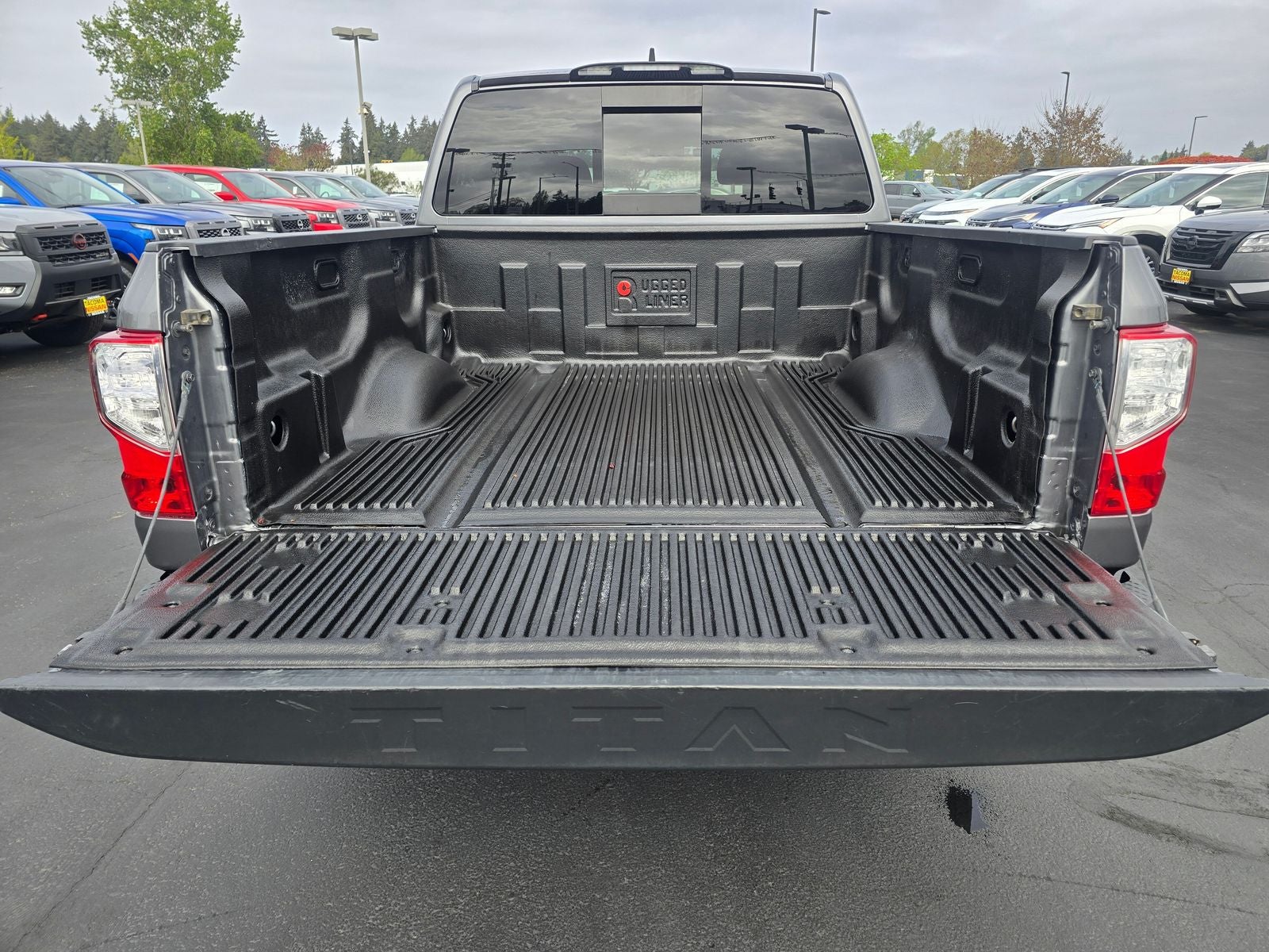 2022 Nissan Titan SV