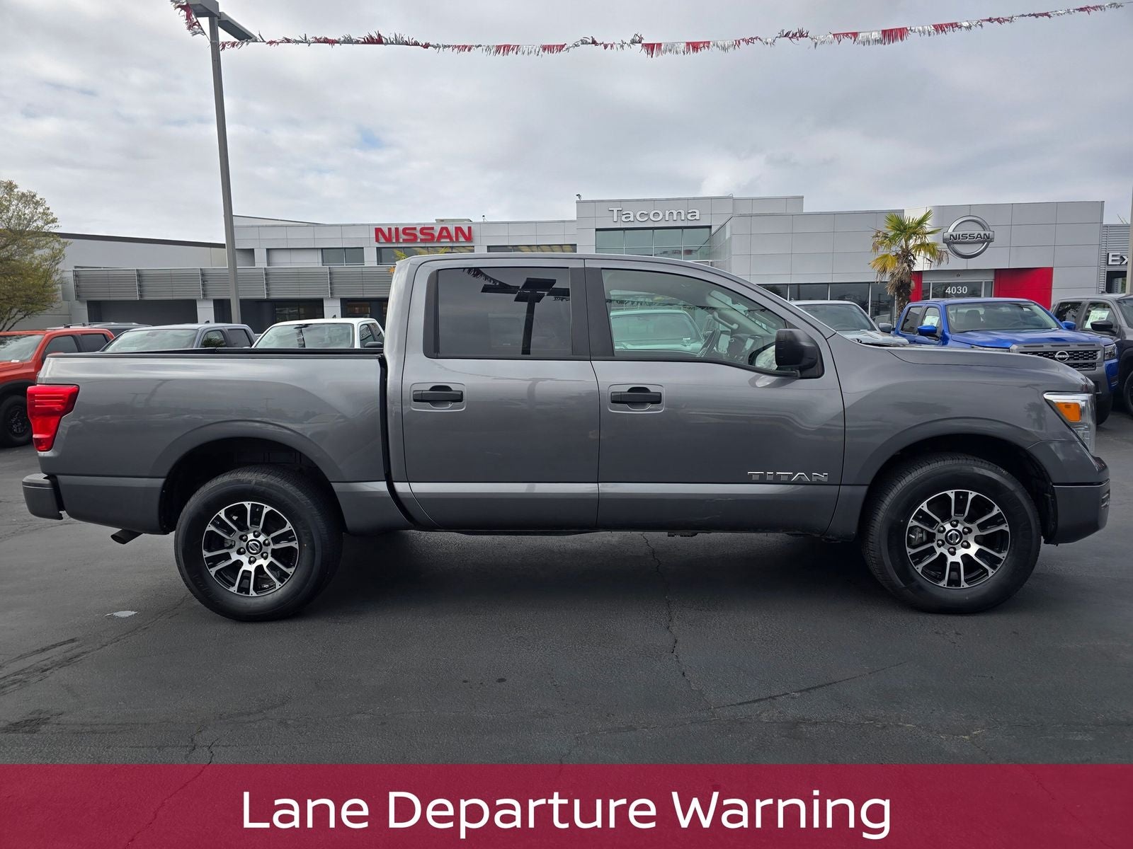 2022 Nissan Titan SV