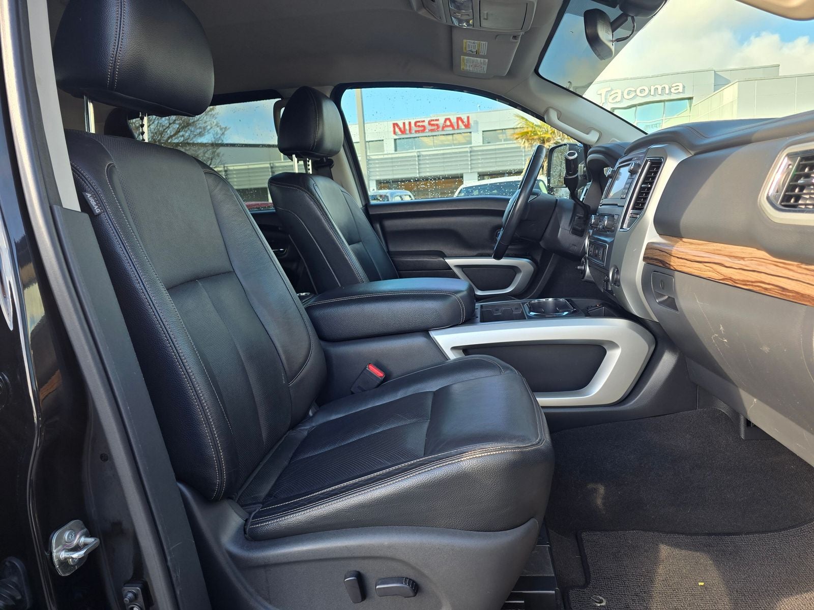 2017 Nissan Titan XD SL