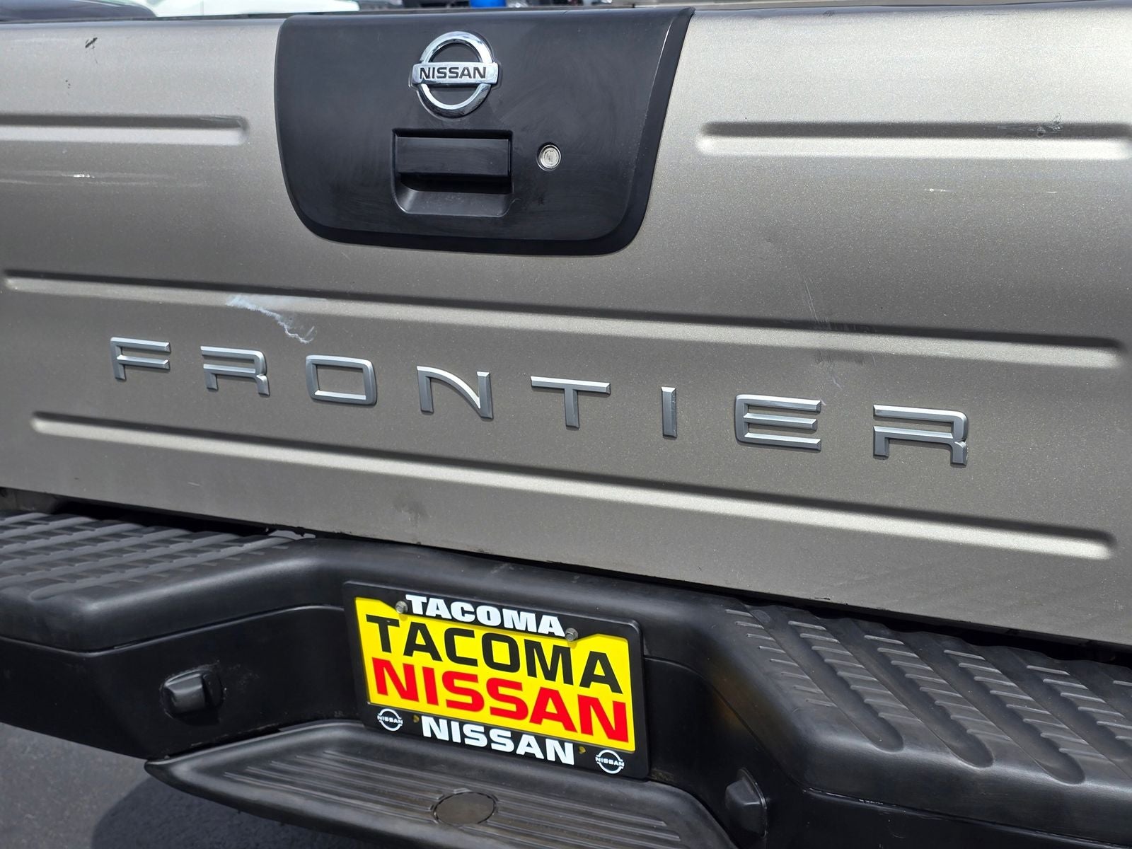 2004 Nissan Frontier XE