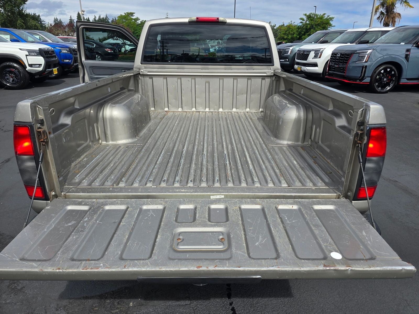 2004 Nissan Frontier XE