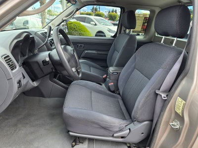 2004 Nissan Frontier XE