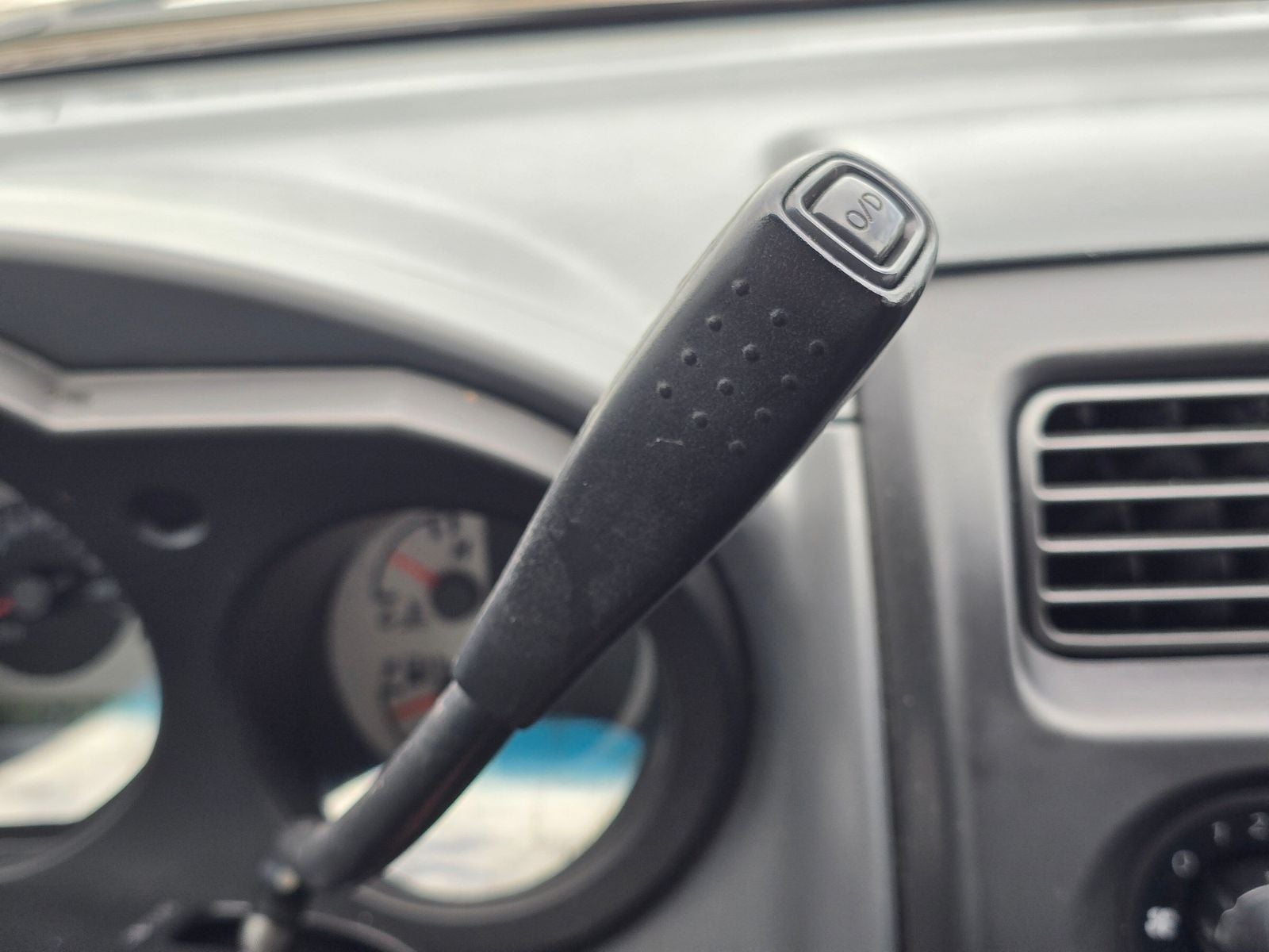 2004 Nissan Frontier XE