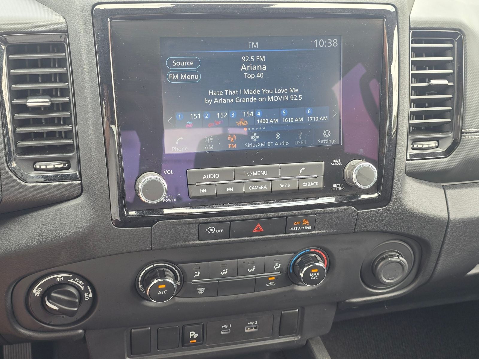 2023 Nissan Frontier SV