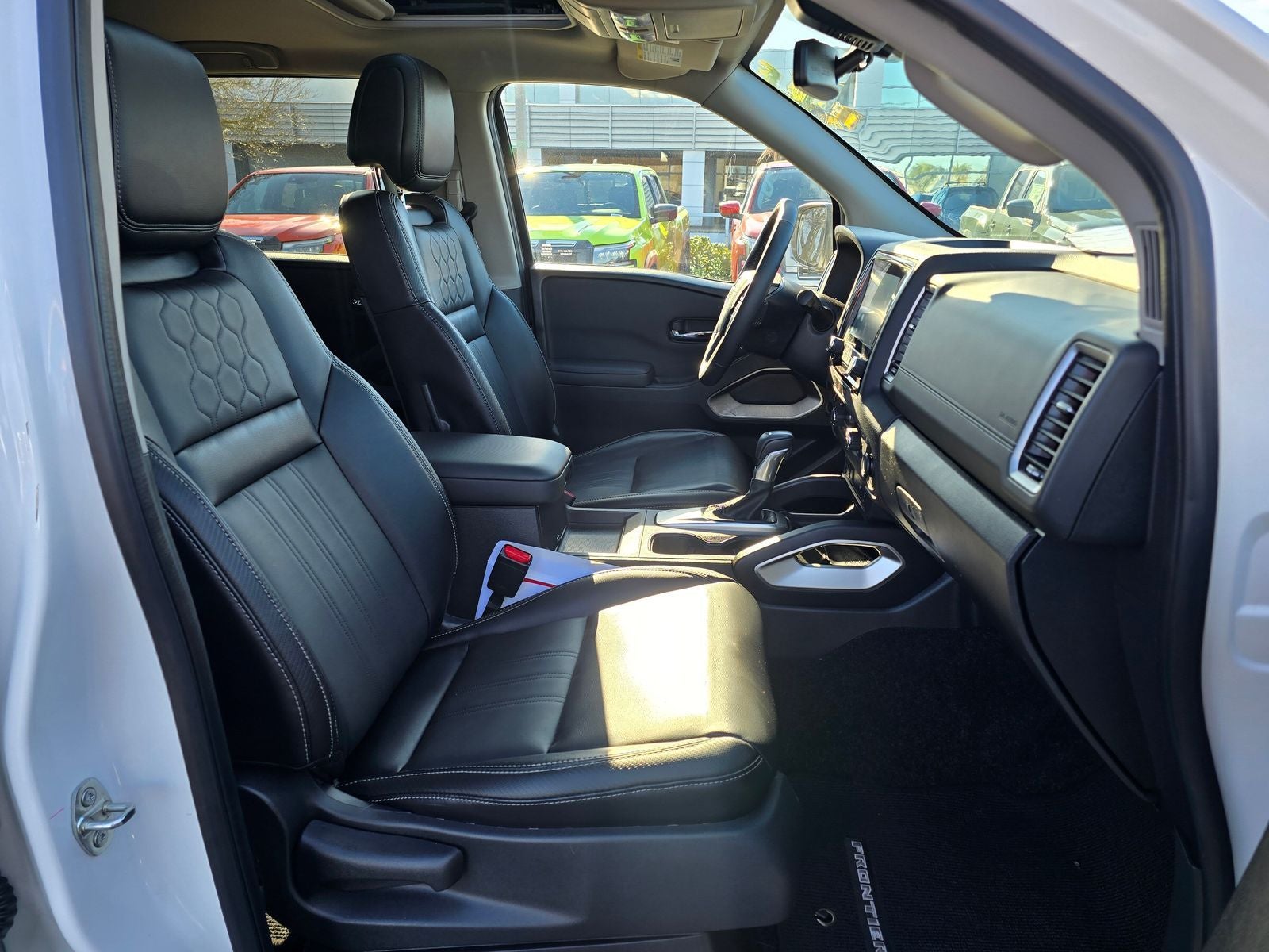 2024 Nissan Frontier SL