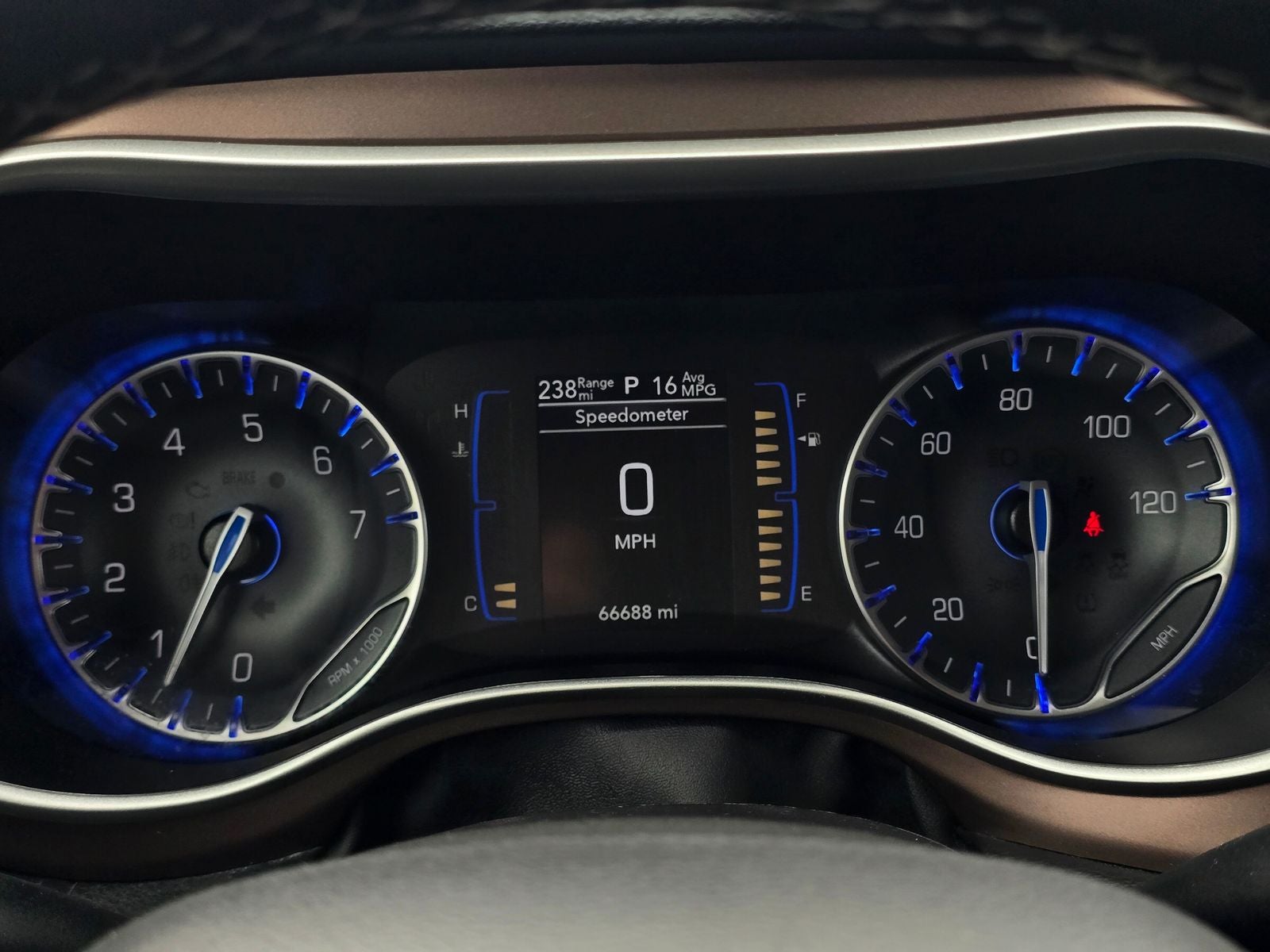 2023 Chrysler Voyager LX