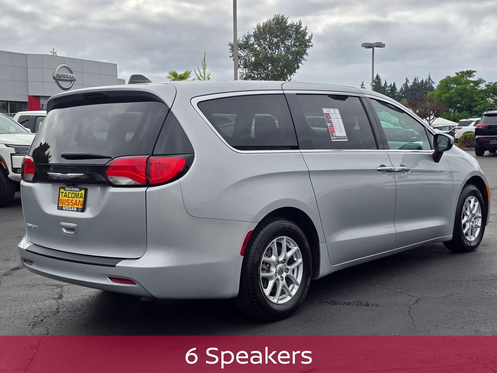 2023 Chrysler Voyager LX