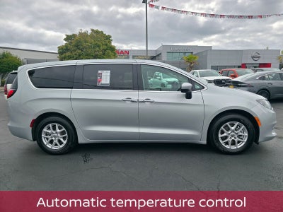 2023 Chrysler Voyager LX